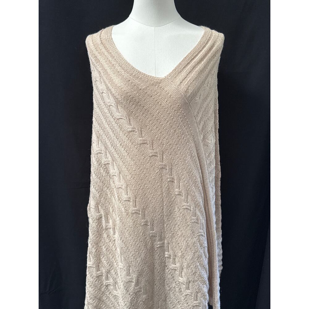 Women’s Novica Beige Textured Poncho One Size